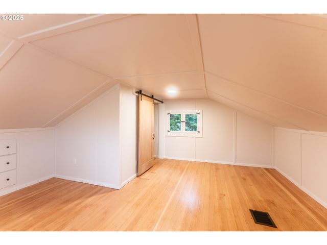 1006 Ne 72ND Ave, Portland, OR 97213