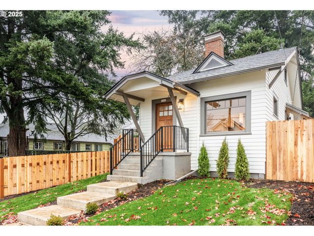 1006 Ne 72ND Ave, Portland, OR 97213