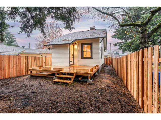 1006 Ne 72ND Ave, Portland, OR 97213