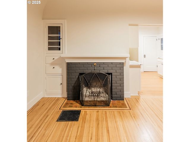 1006 Ne 72ND Ave, Portland, OR 97213