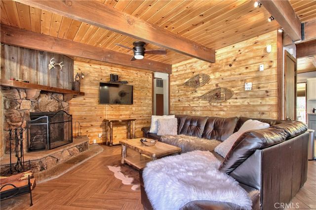 358 Los Angeles Avenue, Sugarloaf, CA 92386