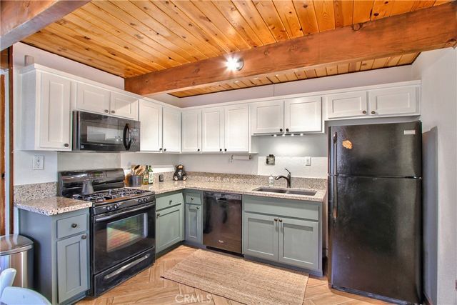 358 Los Angeles Avenue, Sugarloaf, CA 92386