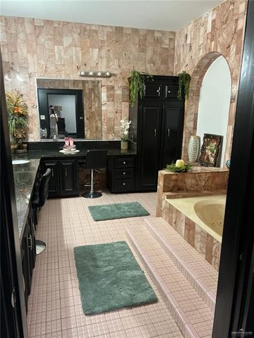 707 W Park Avenue, Pharr, TX 78577