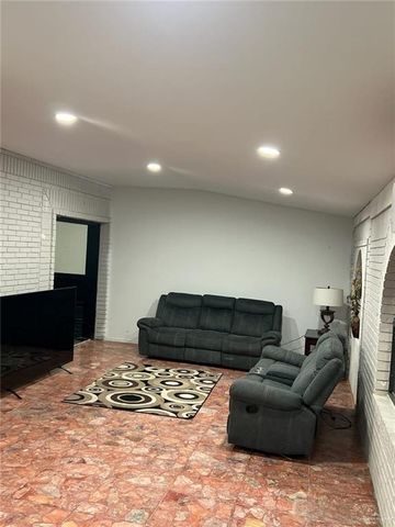 707 W Park Avenue, Pharr, TX 78577