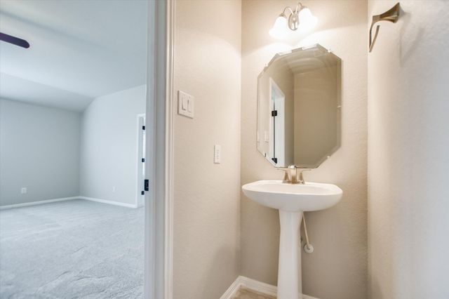 20105 Farm Pond LN, Pflugerville, TX 78660