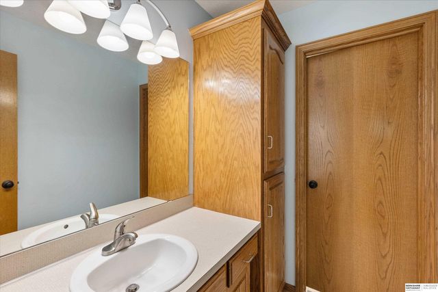 15105 Boyd Street, Omaha, NE 68116
