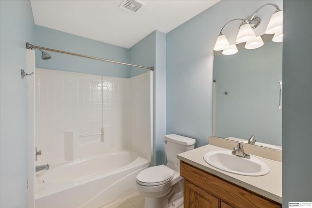 15105 Boyd Street, Omaha, NE 68116