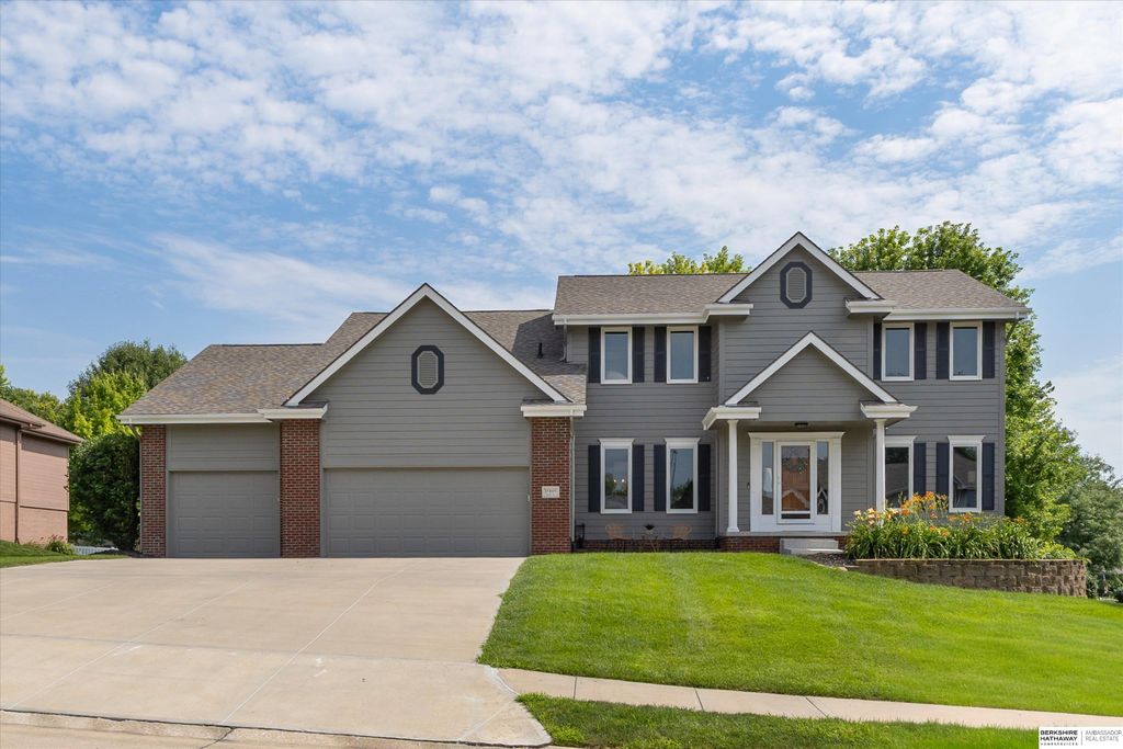 15105 Boyd Street, Omaha, NE 68116
