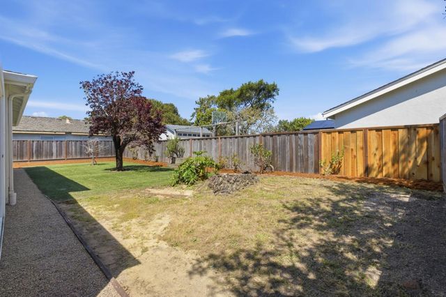 150 Tiller Court, Half Moon Bay, CA 94019