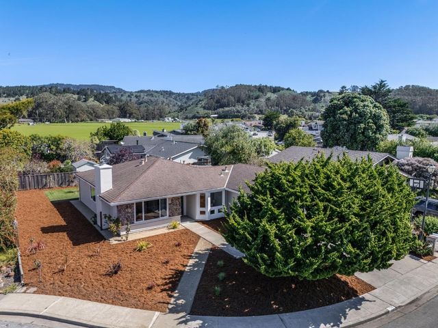 150 Tiller Court, Half Moon Bay, CA 94019