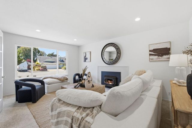 150 Tiller Court, Half Moon Bay, CA 94019