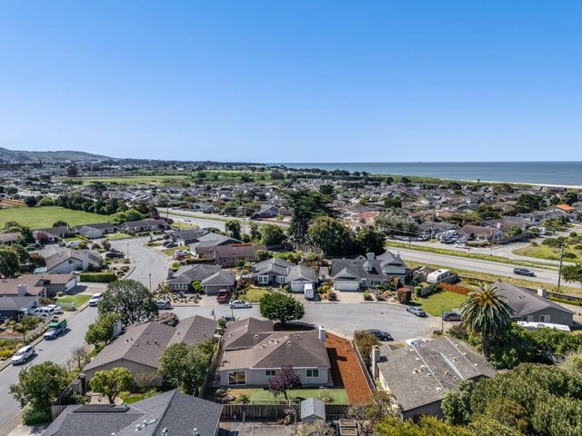 150 Tiller Court, Half Moon Bay, CA 94019