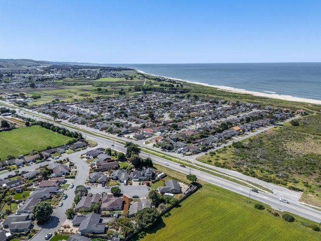 150 Tiller Court, Half Moon Bay, CA 94019