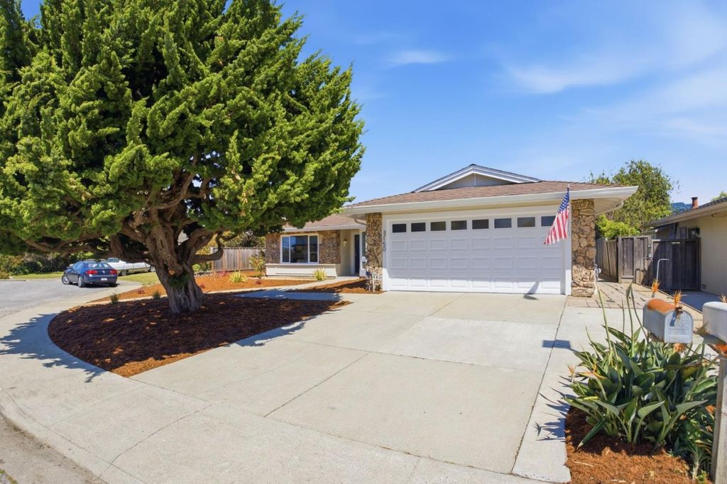 150 Tiller Court, Half Moon Bay, CA 94019