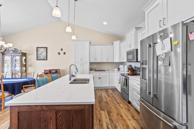 243 Auseon Court, Hillsdale, MI 49242
