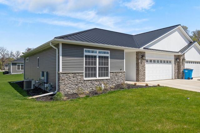 243 Auseon Court, Hillsdale, MI 49242