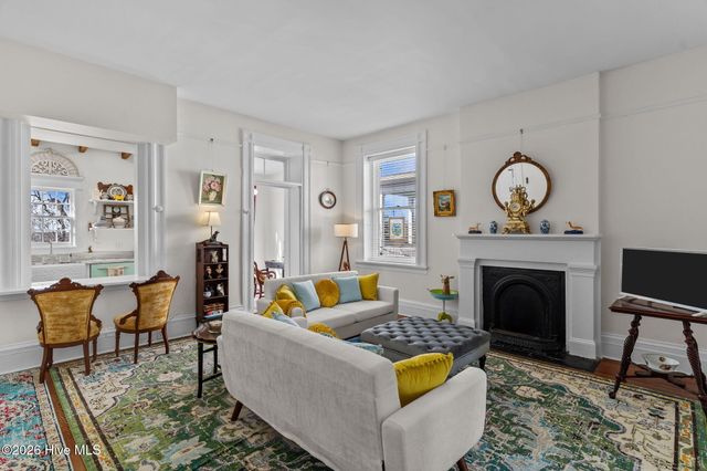 416 S Front Street Apt 3, Wilmington, NC 28401