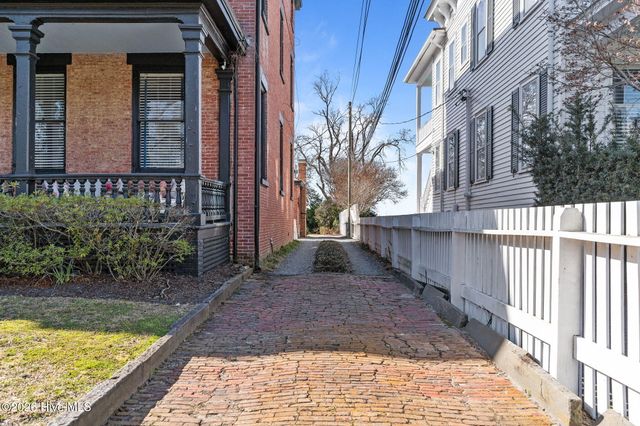 416 S Front Street Apt 3, Wilmington, NC 28401