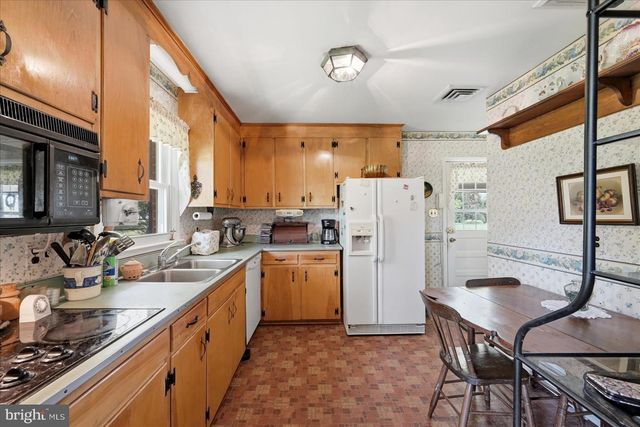 19303 GLEEDSVILLE RD, Leesburg, VA 20175