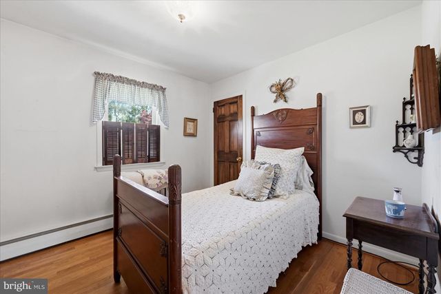 19303 GLEEDSVILLE RD, Leesburg, VA 20175
