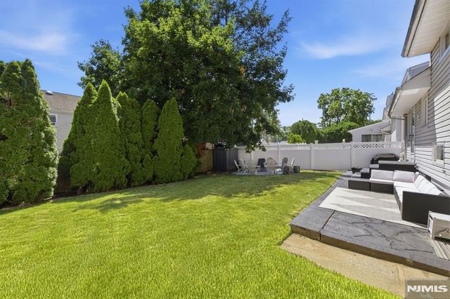 21 Morley Lane, Bloomfield, NJ 07003