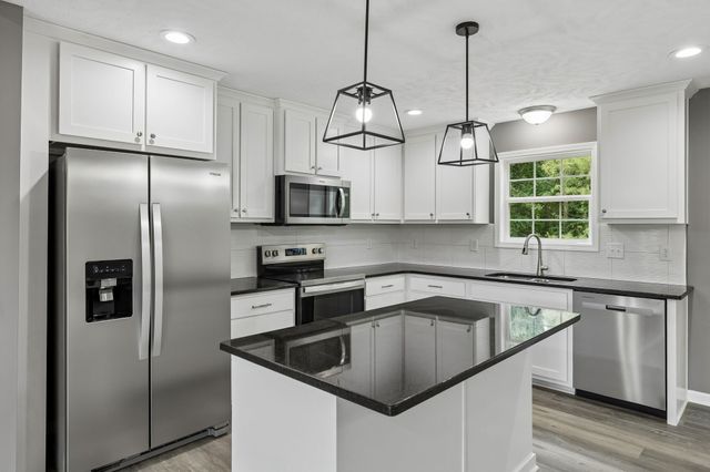71 Iris Way, Lafayette, TN 37083