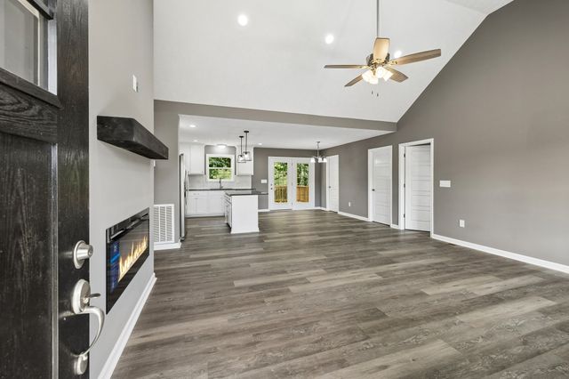71 Iris Way, Lafayette, TN 37083