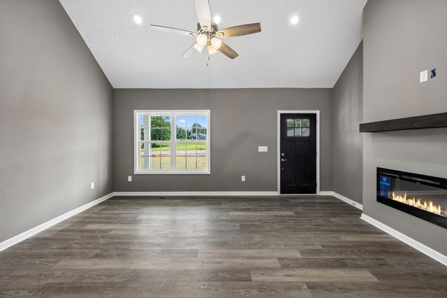 71 Iris Way, Lafayette, TN 37083