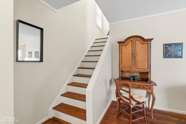 19277 Raymond Street, Grosse Pointe Woods, MI 48236