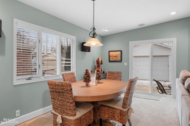 19277 Raymond Street, Grosse Pointe Woods, MI 48236