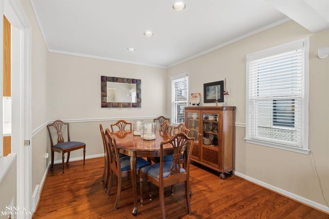 19277 Raymond Street, Grosse Pointe Woods, MI 48236