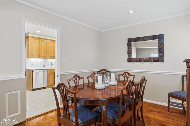 19277 Raymond Street, Grosse Pointe Woods, MI 48236