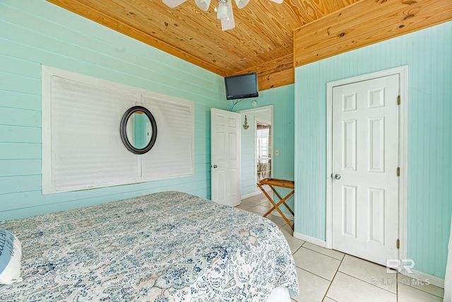 473 E 2nd Avenue, Gulf Shores, AL 36542