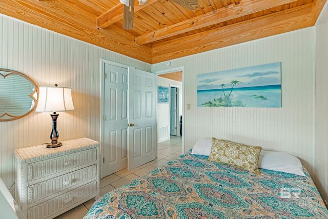 473 E 2nd Avenue, Gulf Shores, AL 36542