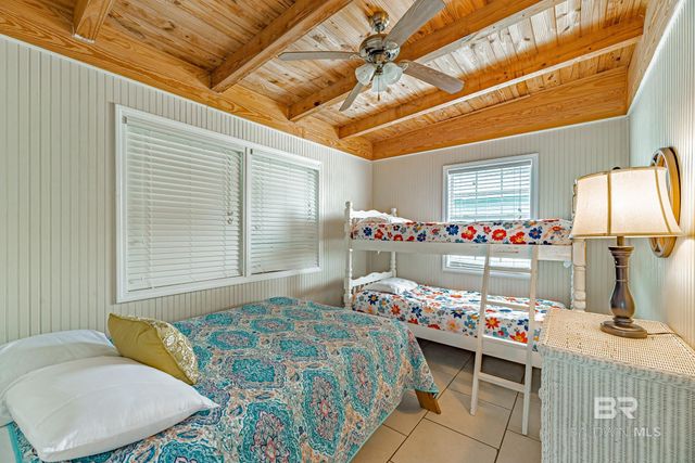 473 E 2nd Avenue, Gulf Shores, AL 36542