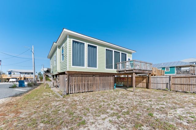 473 E 2nd Avenue, Gulf Shores, AL 36542