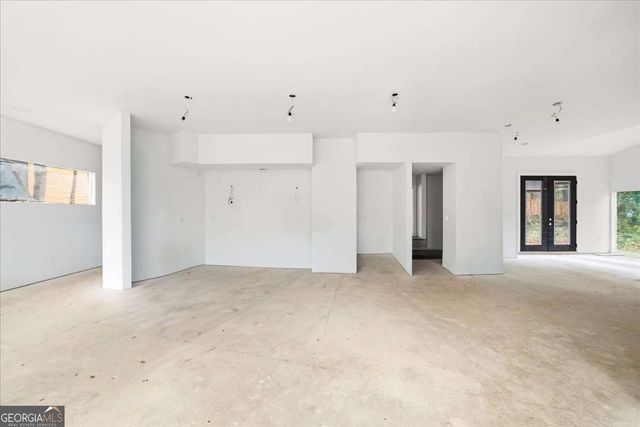 2471 Saint Patrick Street SE, Atlanta, GA 30317