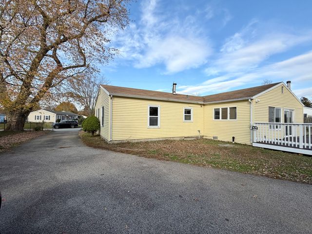 29 Indian Field Road, Groton, CT 06340