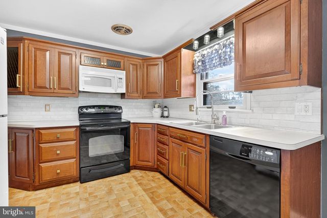 3621 ORKNEY RD, Mountville, PA 17554