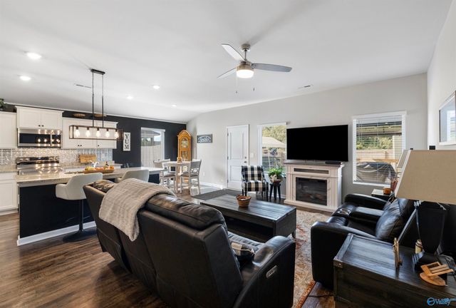 216 Clear Creek Drive, Decatur, AL 35603