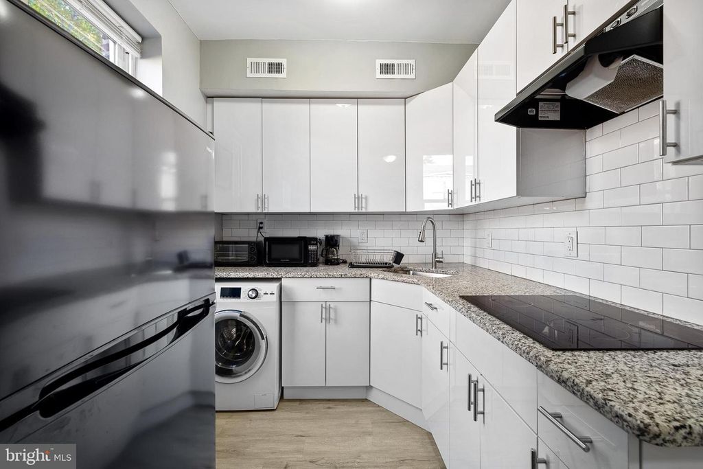 621 S 18TH ST, Philadelphia, PA 19146