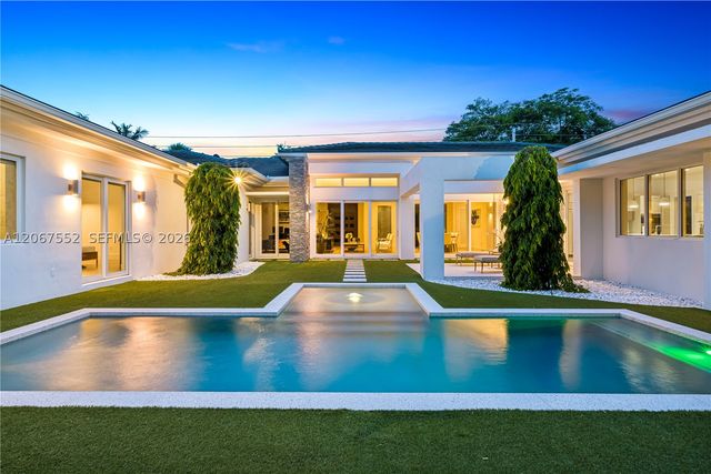 7101 SW 60th St, Miami, FL 33143