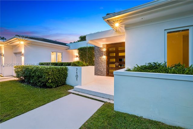 7101 SW 60th St, Miami, FL 33143