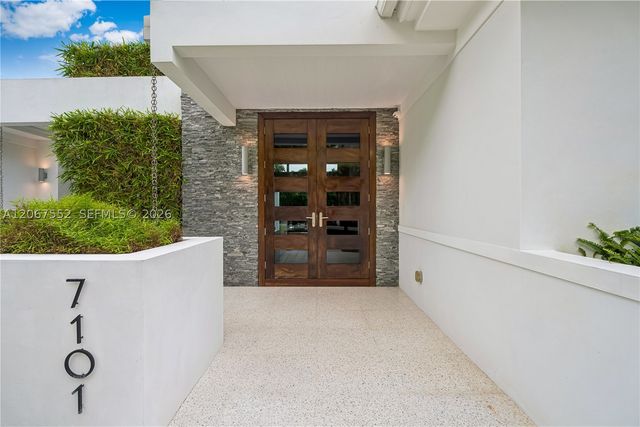 7101 SW 60th St, Miami, FL 33143