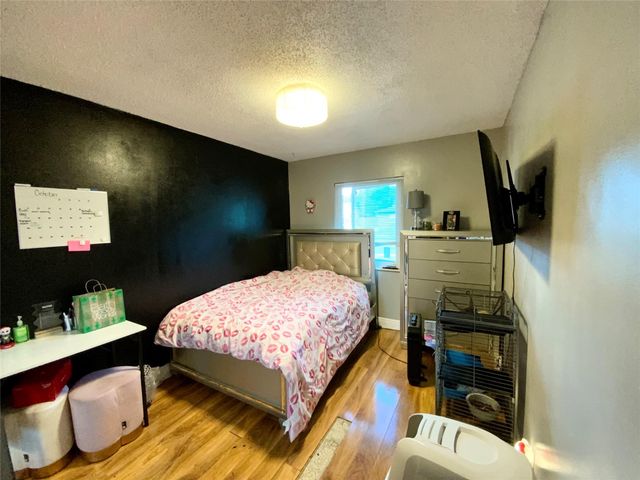 8160 SW 6th St, North Lauderdale, FL 33068