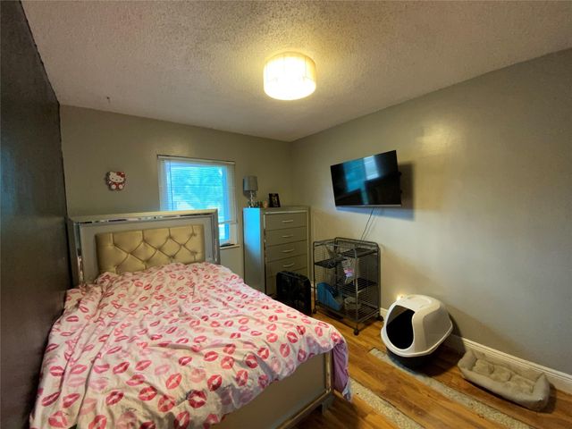 8160 SW 6th St, North Lauderdale, FL 33068