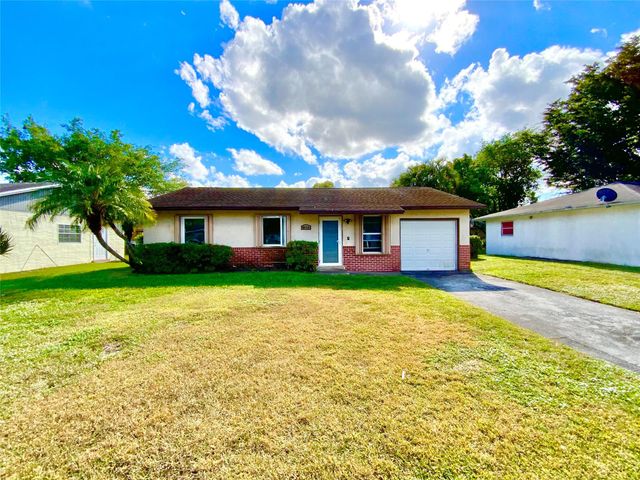 8160 SW 6th St, North Lauderdale, FL 33068