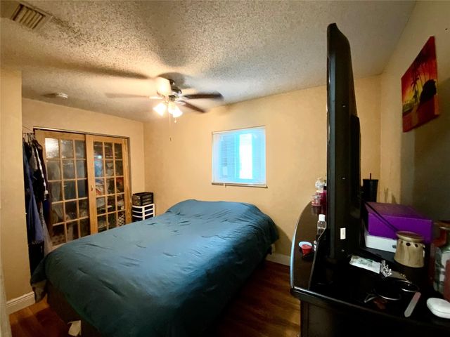 8160 SW 6th St, North Lauderdale, FL 33068