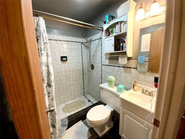 8160 SW 6th St, North Lauderdale, FL 33068