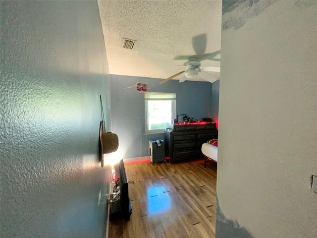 8160 SW 6th St, North Lauderdale, FL 33068